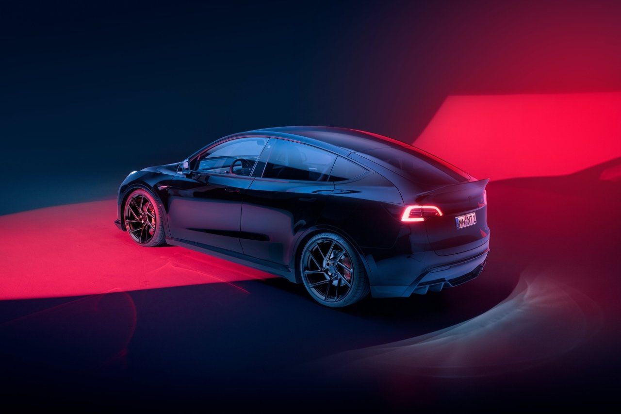 Extremidade traseira de um Tesla Model Y da Novitec