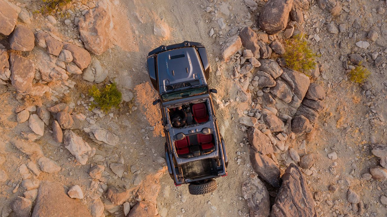 Foto de cima para baixo do Jeep Wrangler Rubicon