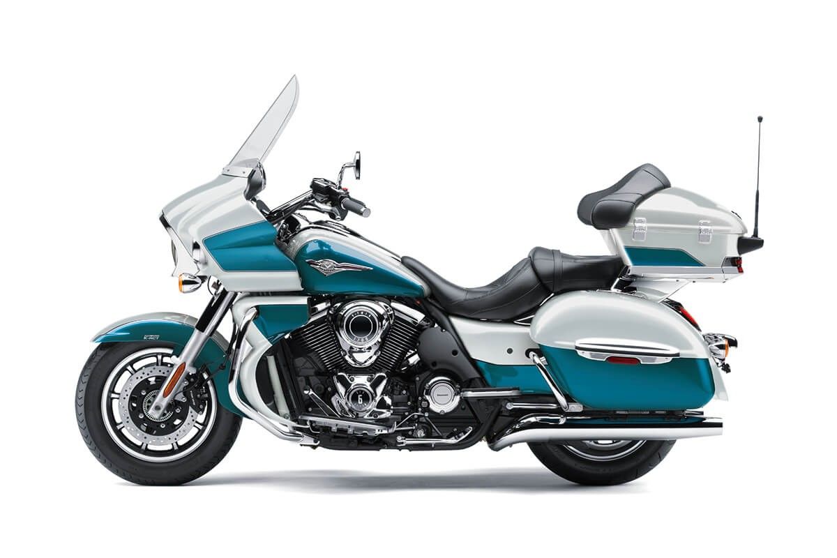 Kawasaki Vulcan 1700 Voyager studio shot