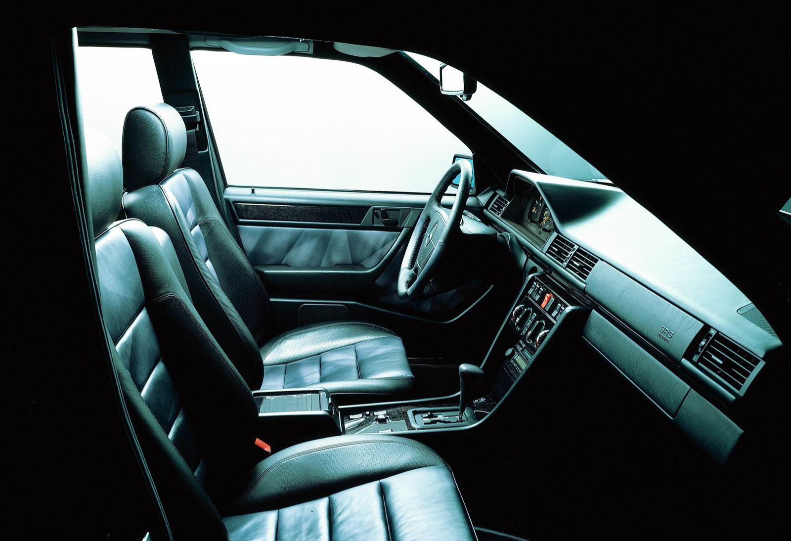 Mercedes-Benz 500E Interior