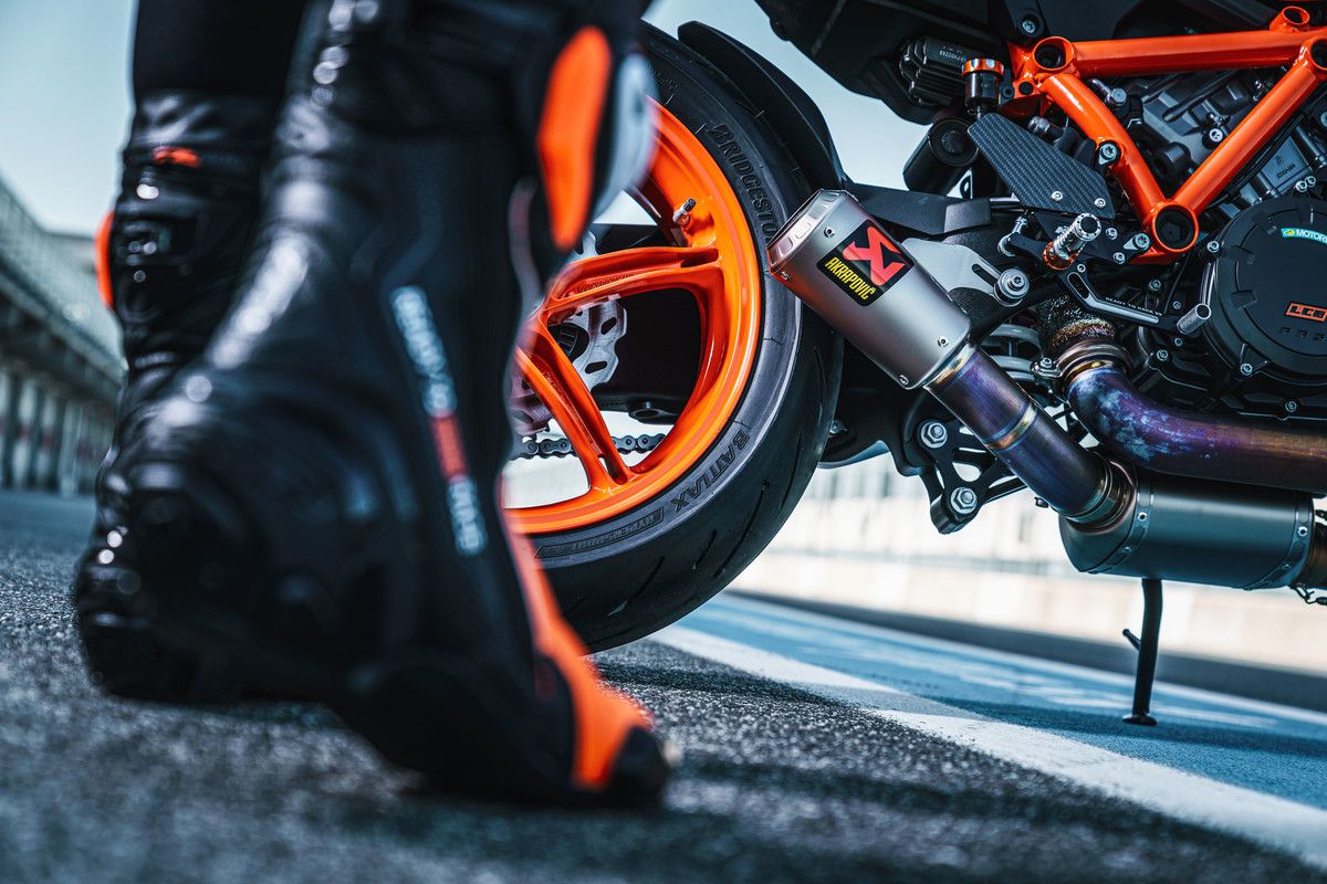 s1000r vs super duke 1290