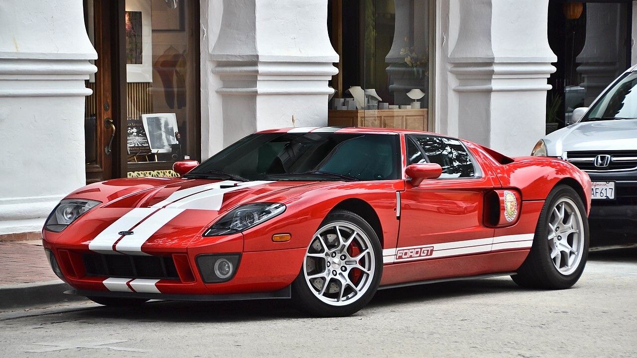 10 Things Every Enthusiast Should Know About The Ford GT