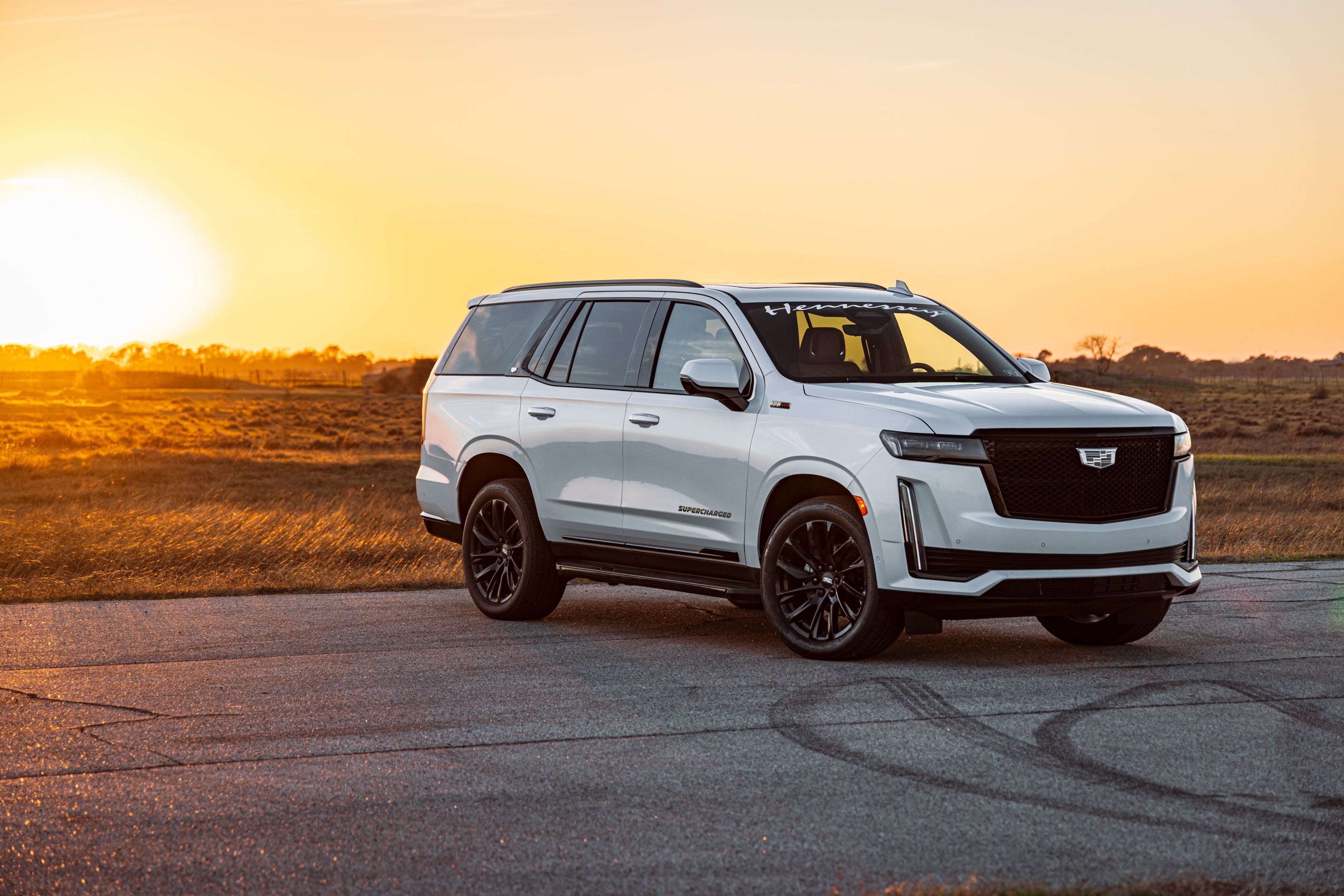 Hennessey_H650_Escalade putih 