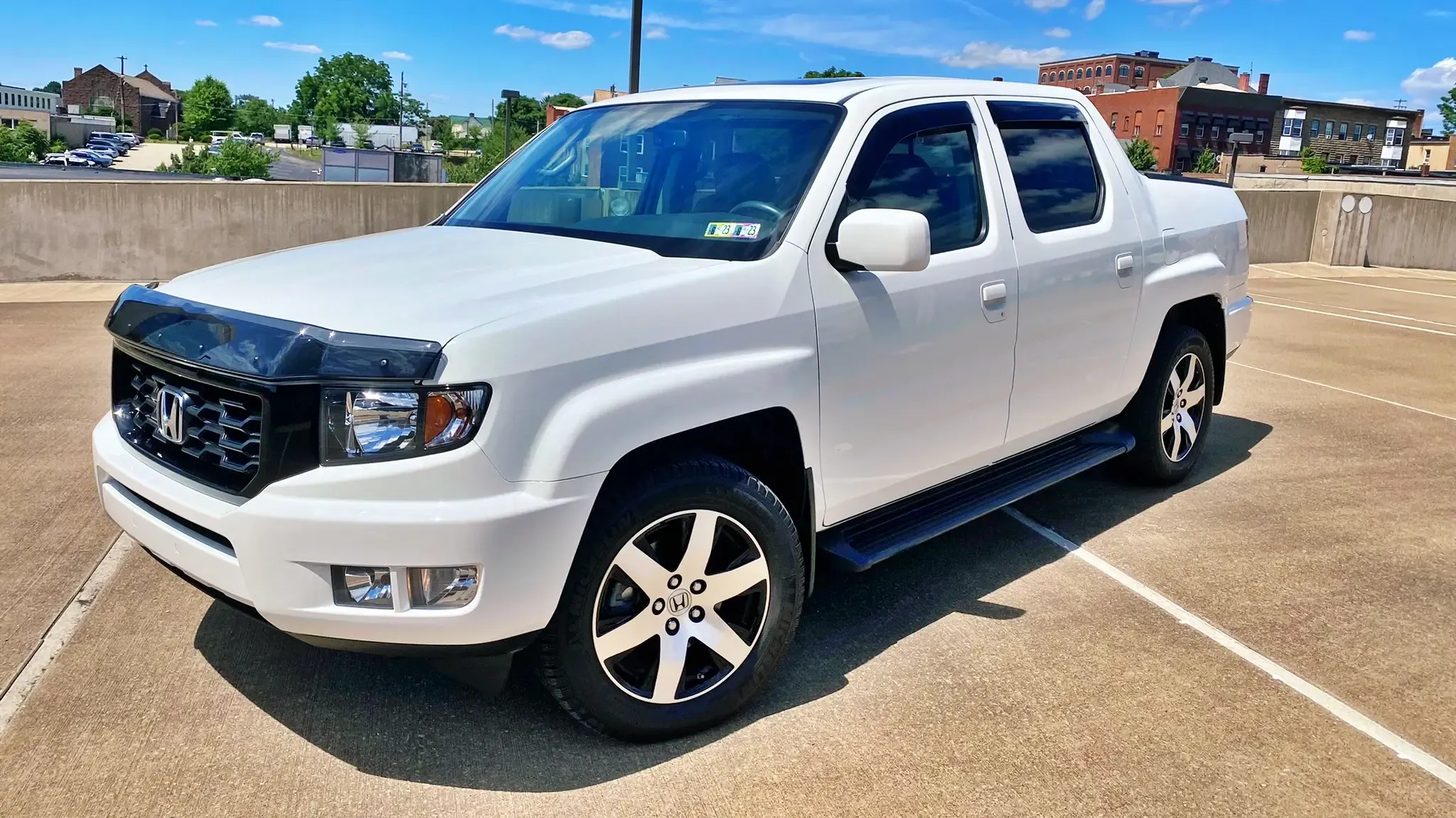 White Honda Ridgeline