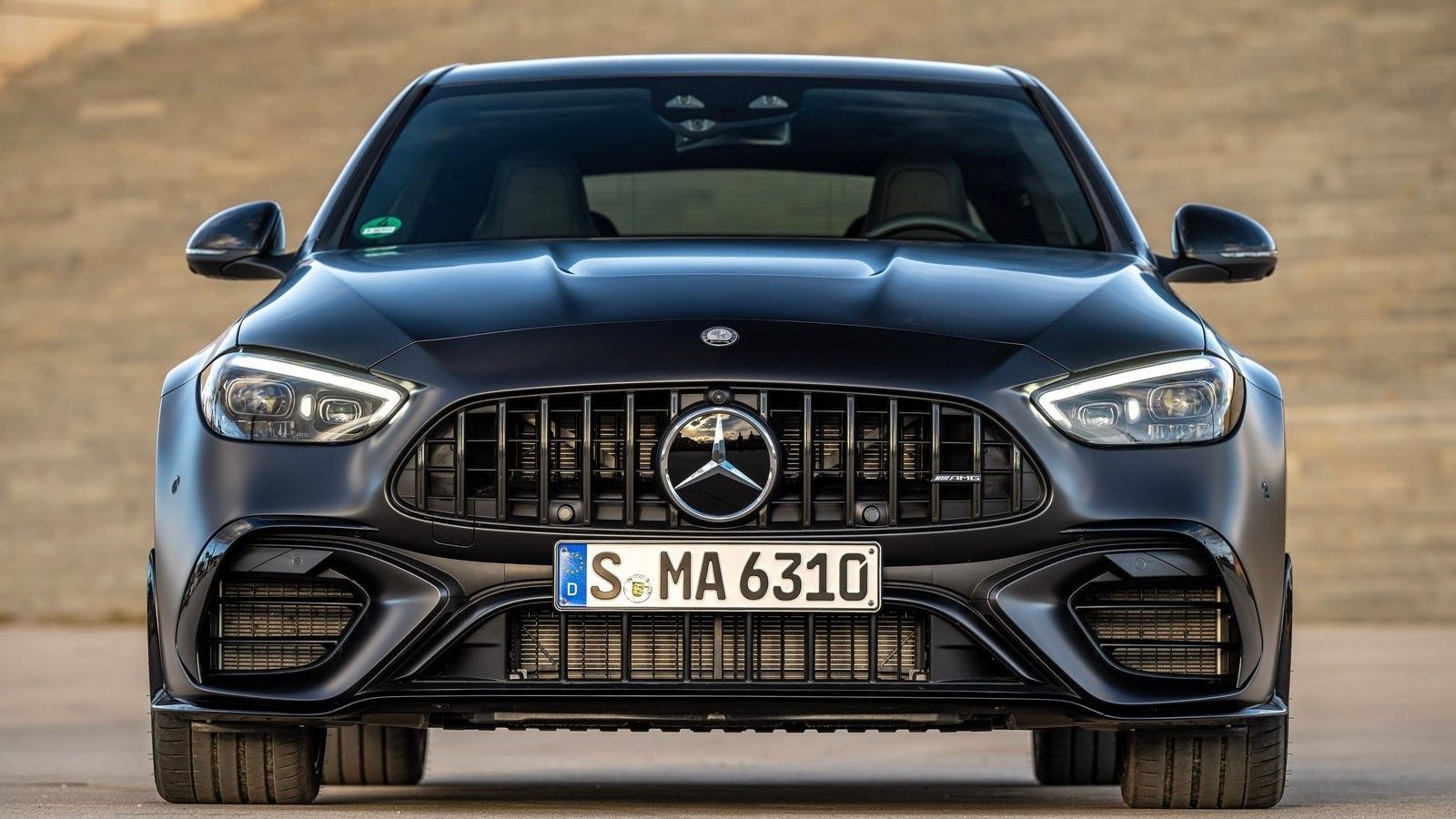 Mercedes-Benz-C63_S_AMG_E_Performance-2023