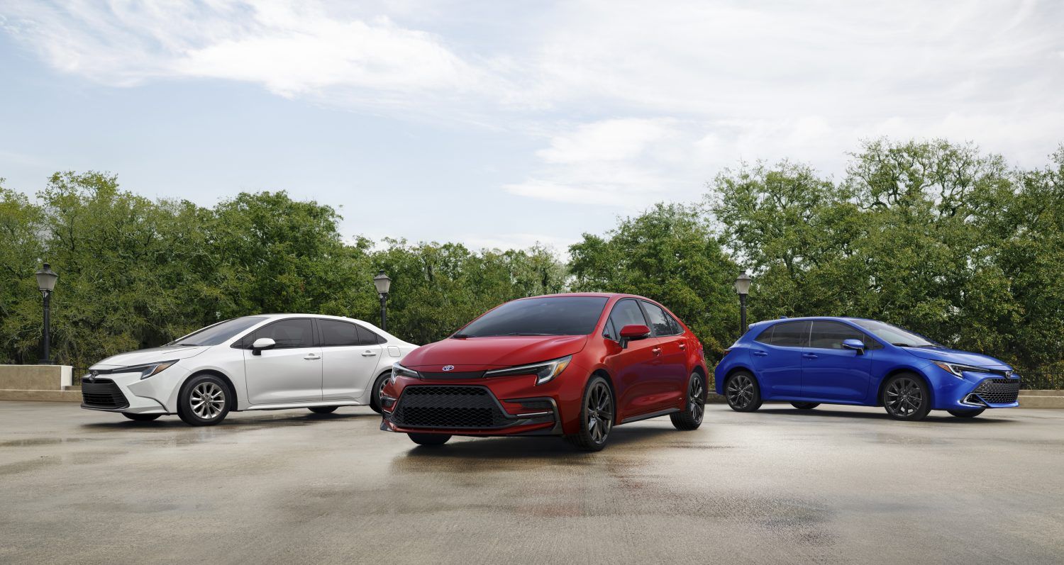 Corollas vermelhas, brancas e azuis