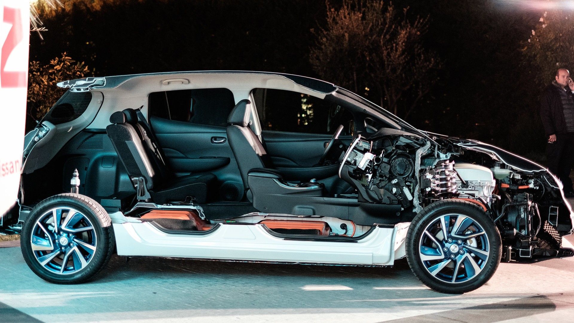 Nissan EV Leaf Frame Next To Body