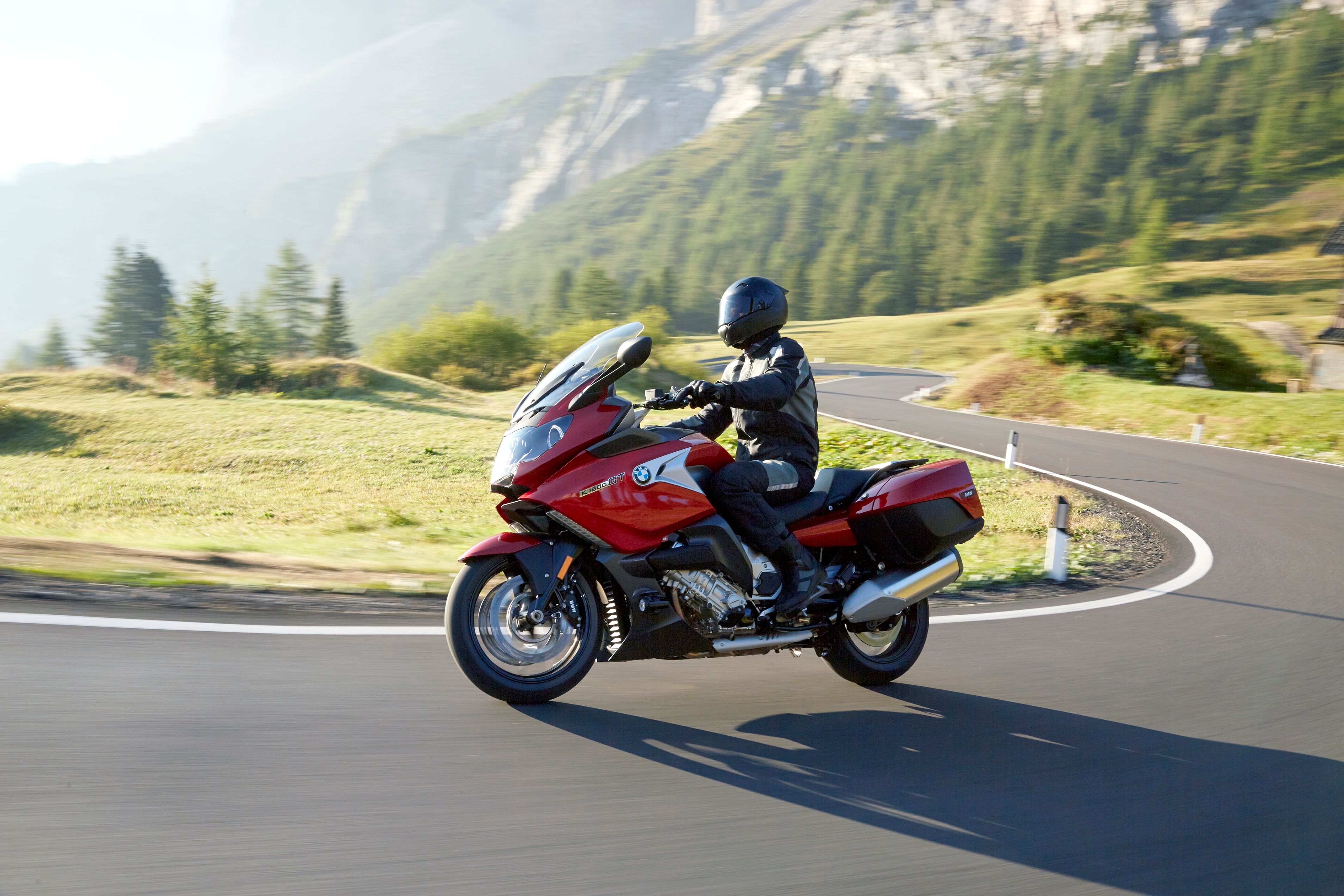 5 Pros And 5 Cons That You Need To Know About The BMW K 1600 GT