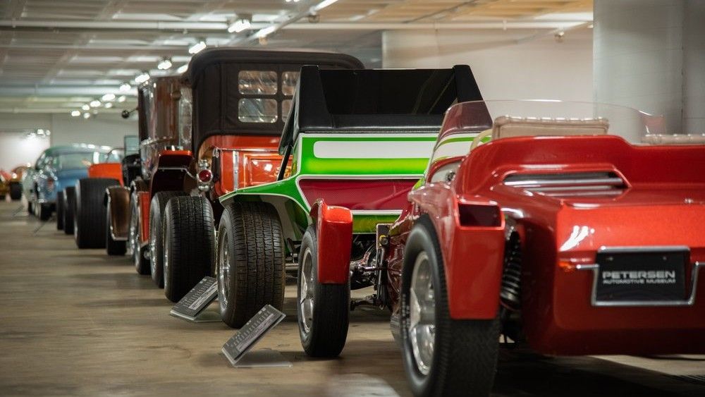 Lemari besi Museum Otomotif Petersen