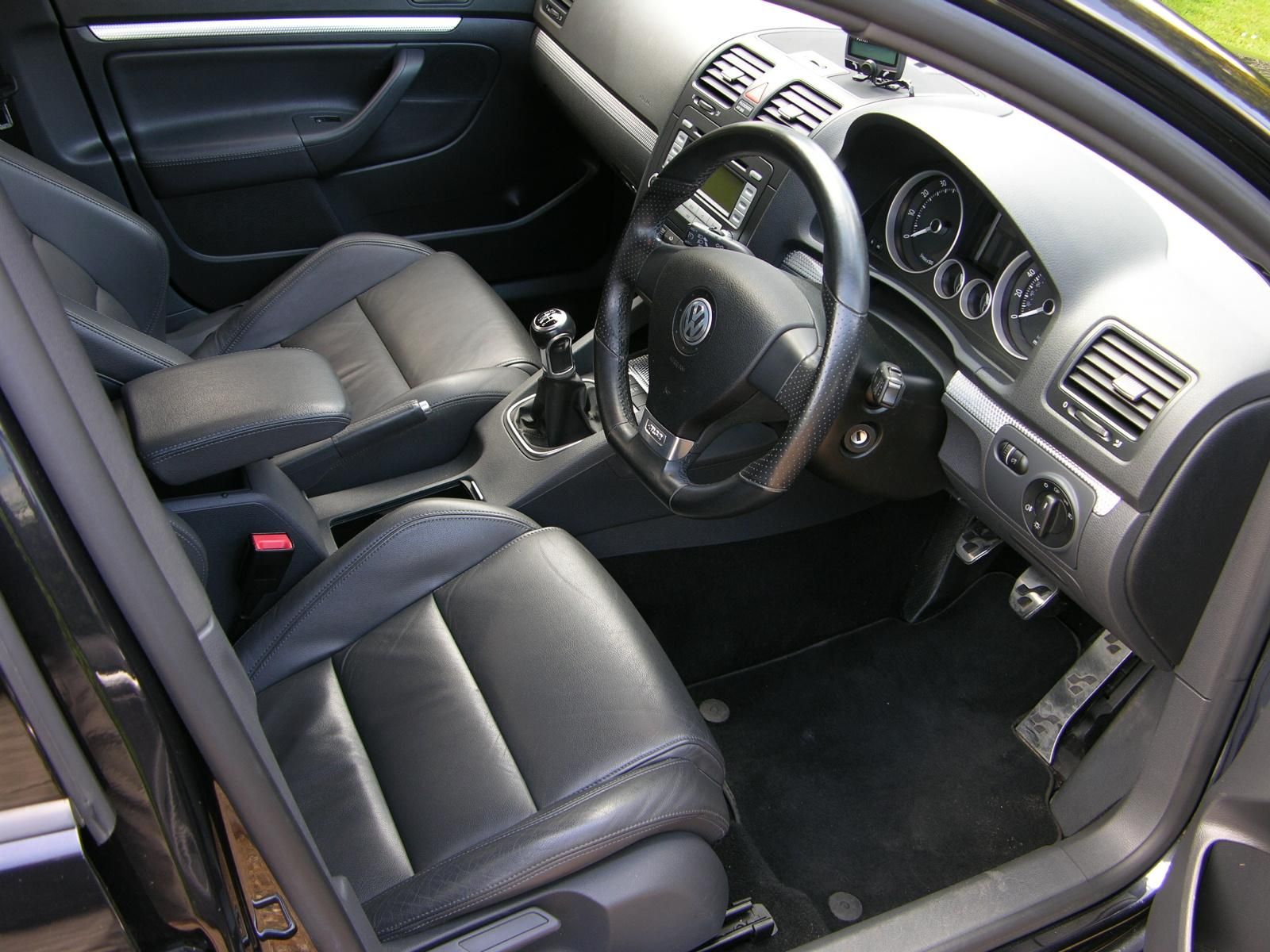 Golf R32 interior