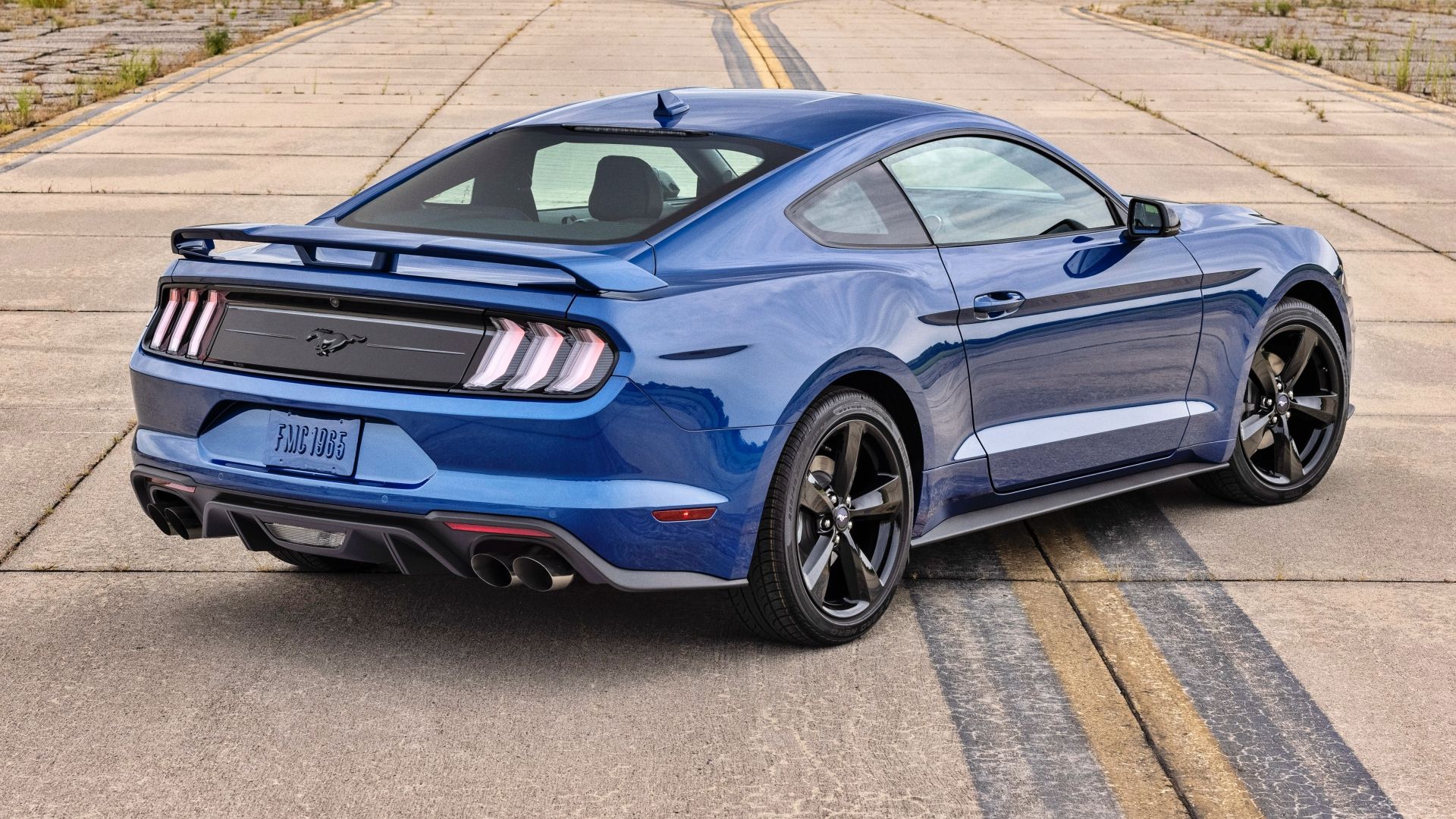 Blue Ford Mustang Stealth Edition_03