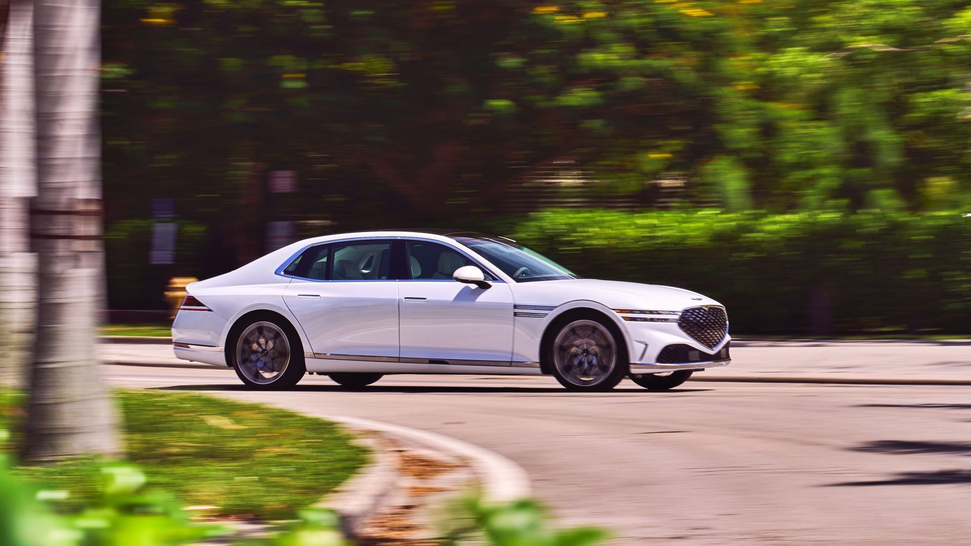 Branco 2023 Gênesis G90
