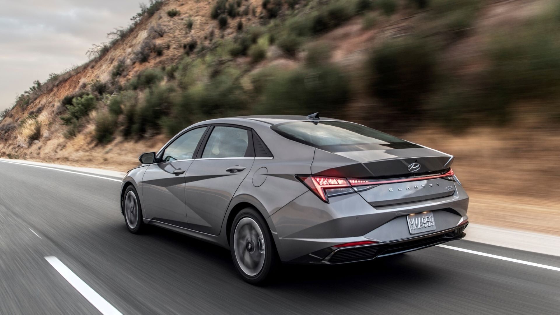 2023 Hyundai Elantra Hybrid On The Road