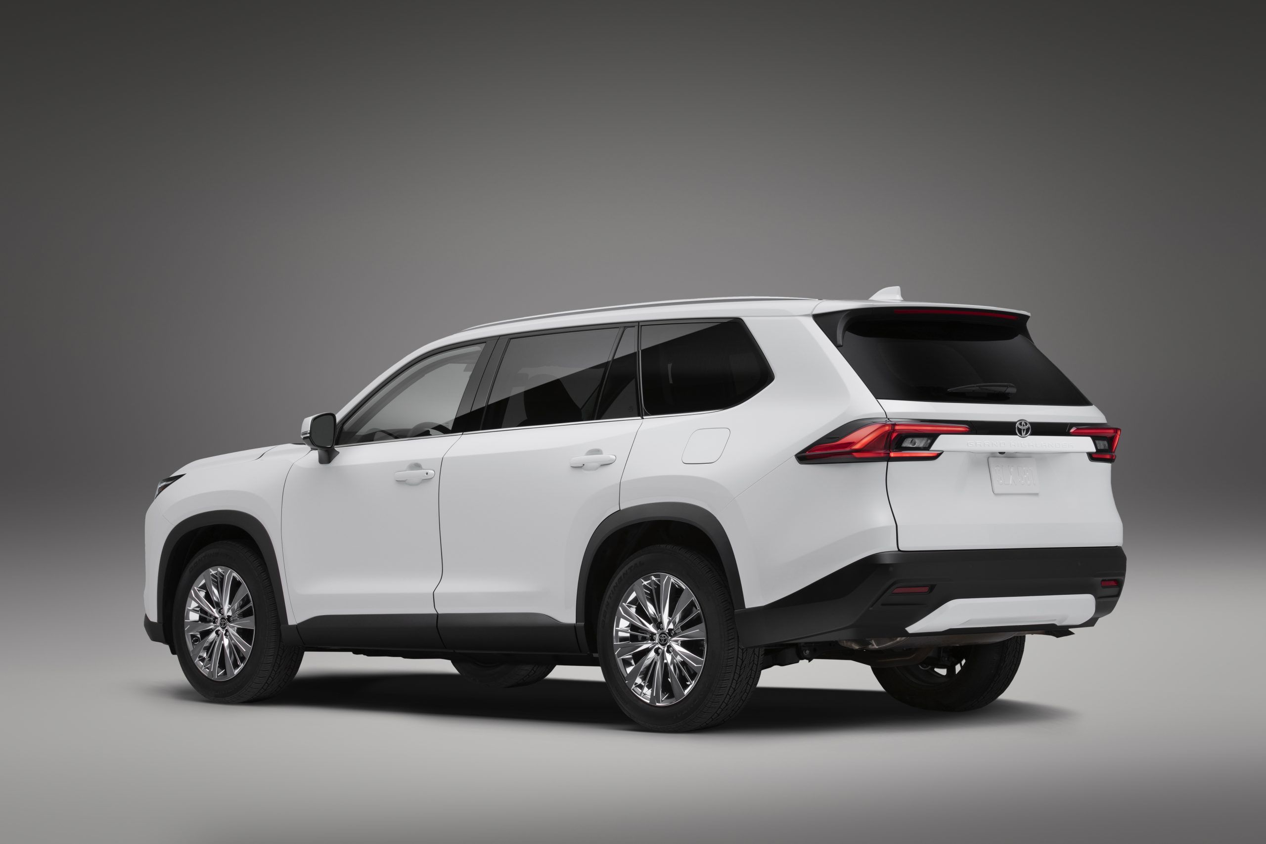 Toyota adiciona à sua linha de SUVs o Grand Highlander para 2023