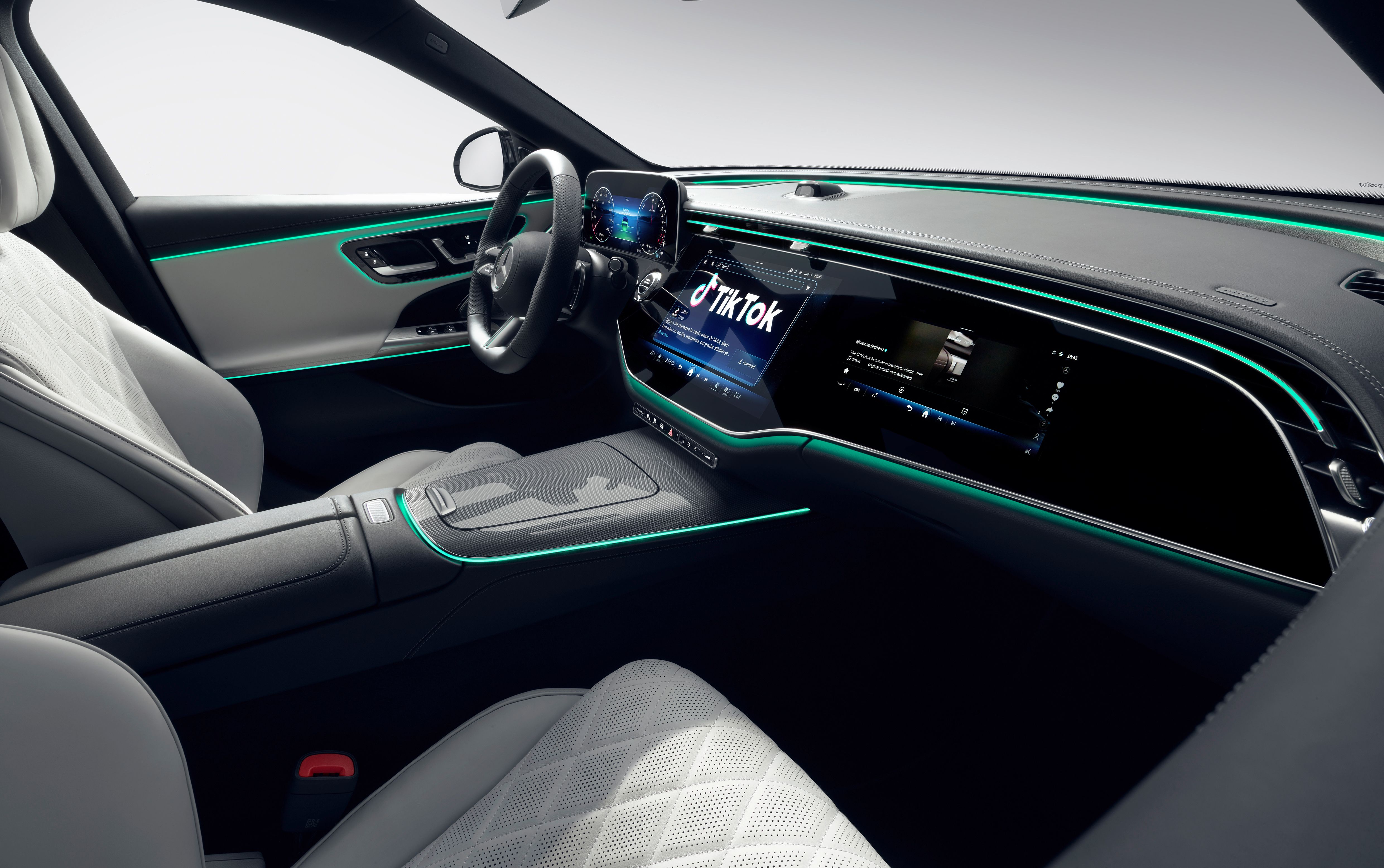 Foto do interior do Mercedes-Benz Classe E 2024