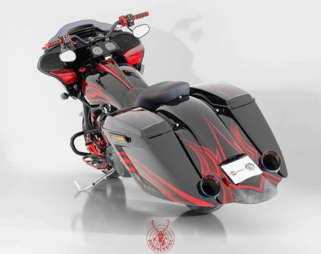 Custom Harley-Davidson Road Glide Bundnerbike 2