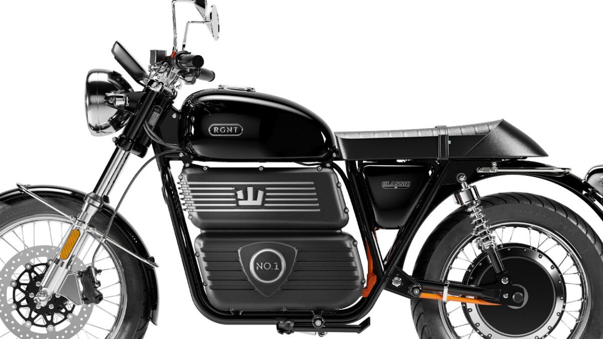 Sepeda Motor RGNT No.1 Classic SE berwarna hitam