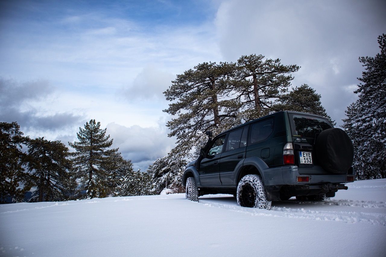 Land Cruiser Prado Série 90 tiro traseiro de três quartos