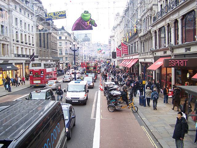 jalan sibuk di london