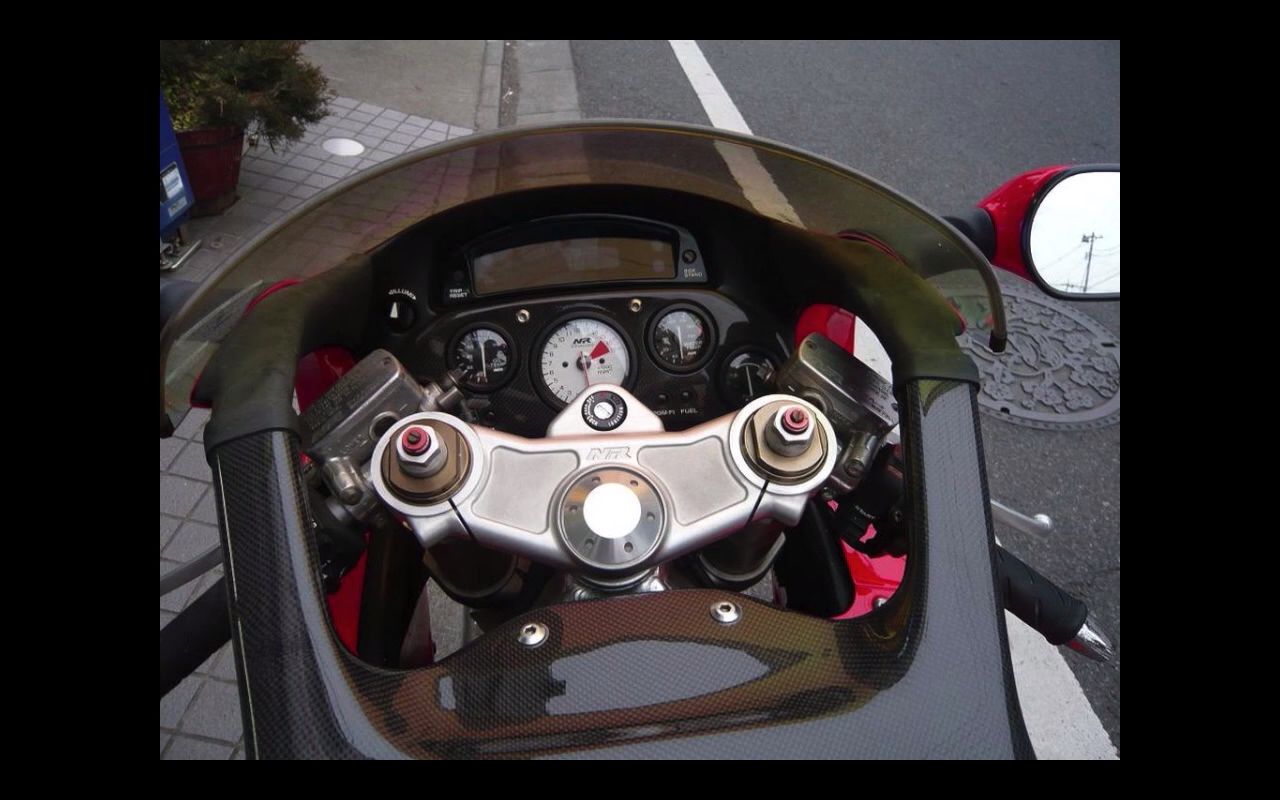 Detail kokpit Honda NR