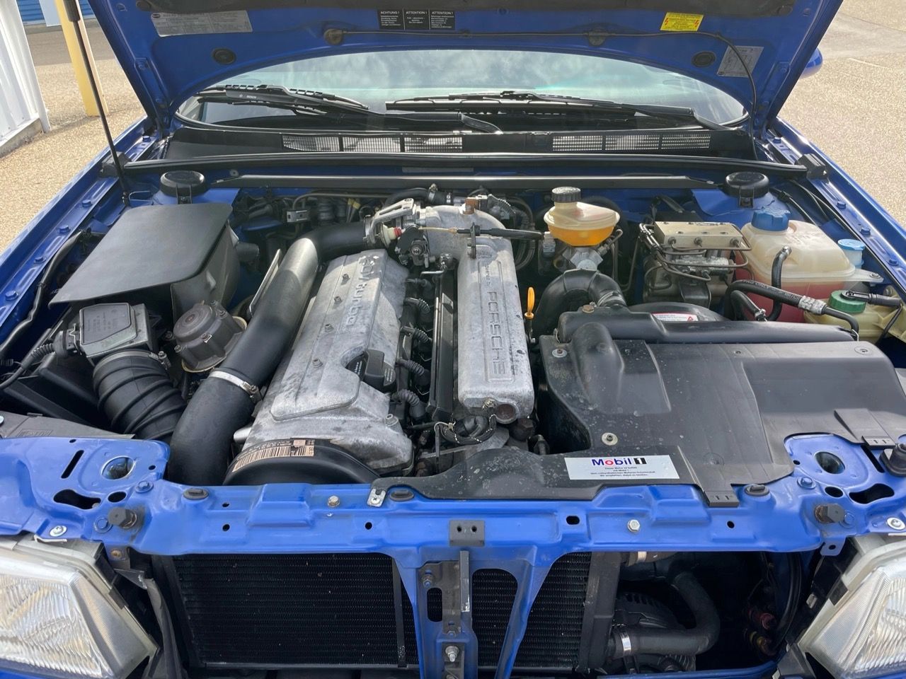 Compartimento do motor Audi RS2 Avant 