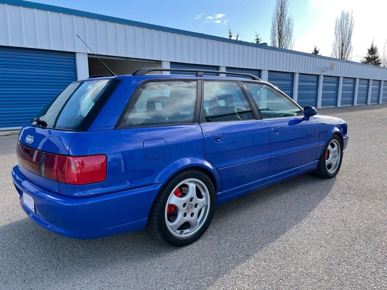 Audi RS2 Avant tiro traseiro de três quartos