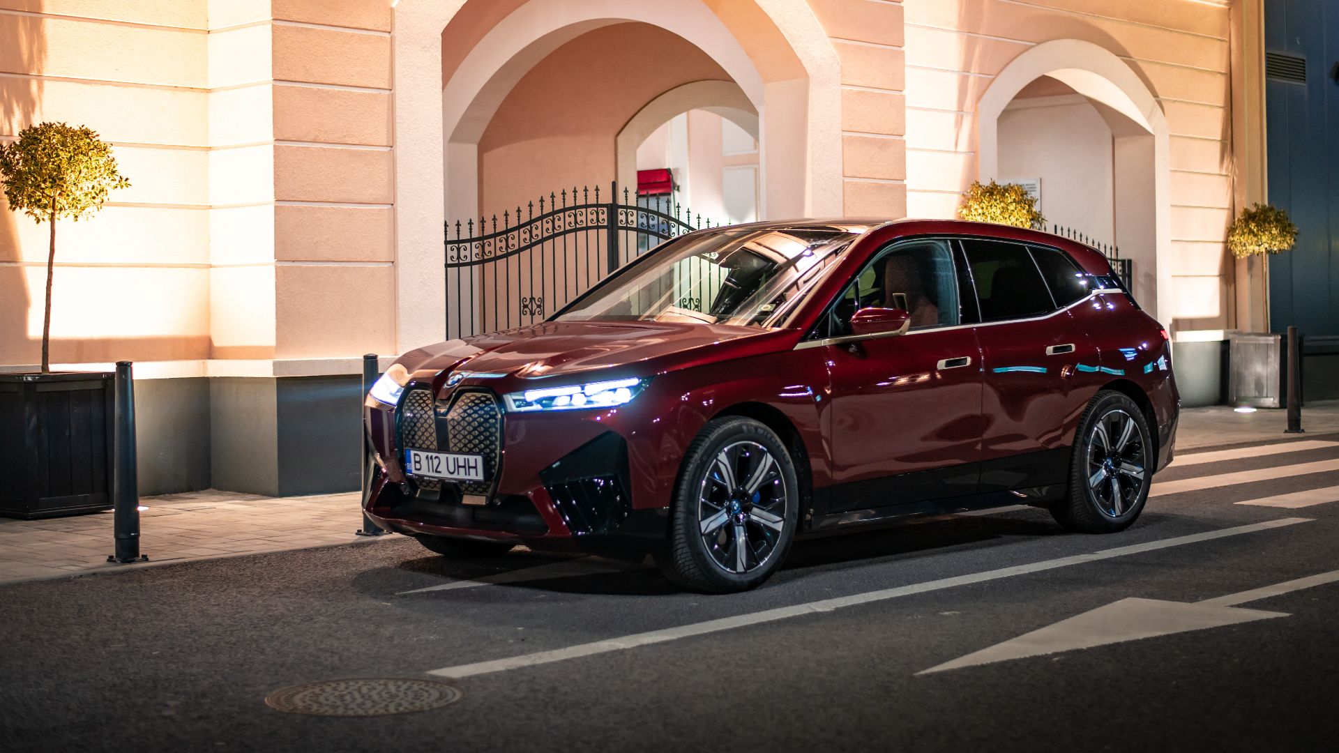 BMW’s 650 Horsepower iX M70 Is A Big Leap For EV SUVs