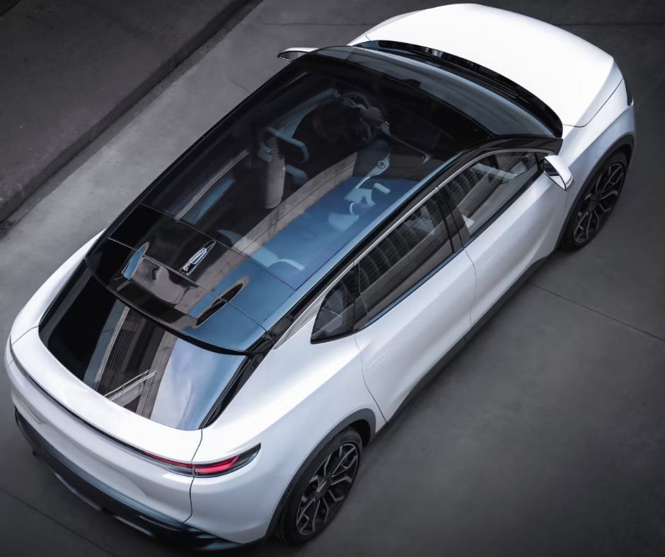 A shot from above of the translucid roof of the Chrysler Airflow concept