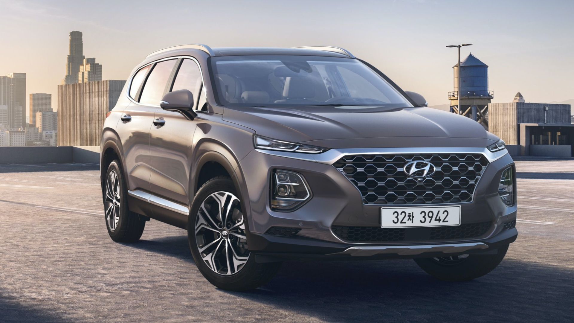 2019 Hyundai Santa Fe three-quarter front view