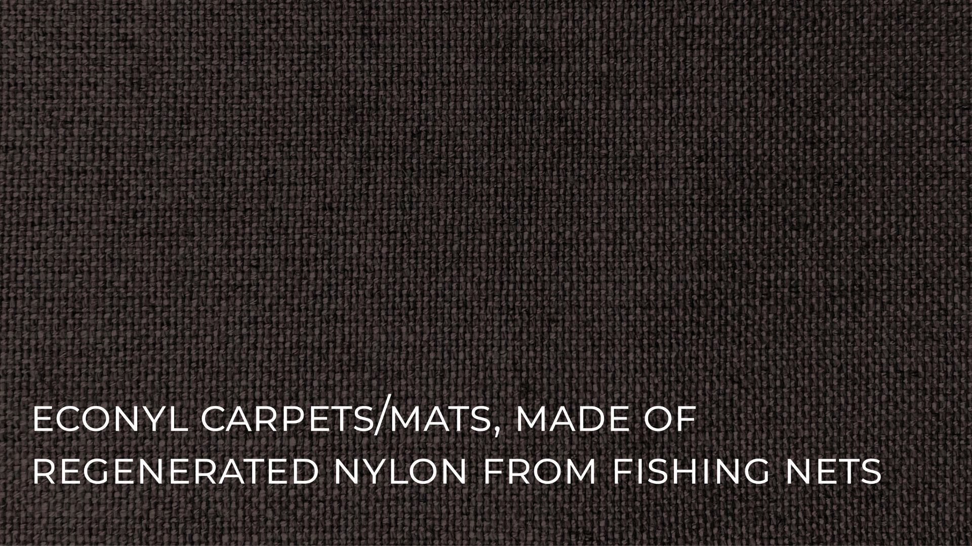 Tapetes Econyl para interior de automóveis feitos de redes de pesca e nylon regenerado