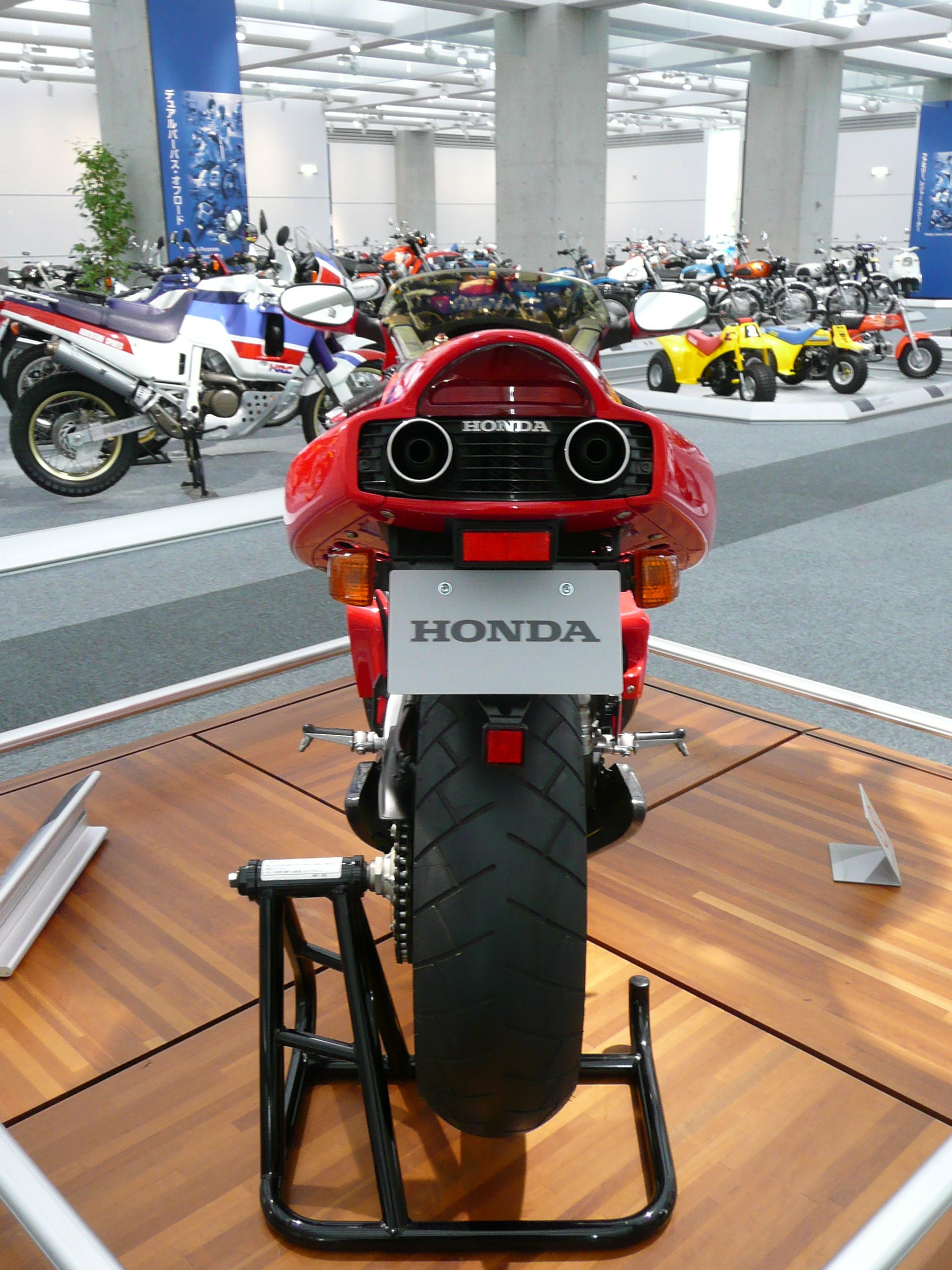 HONDA_NR_HCH.  belakang