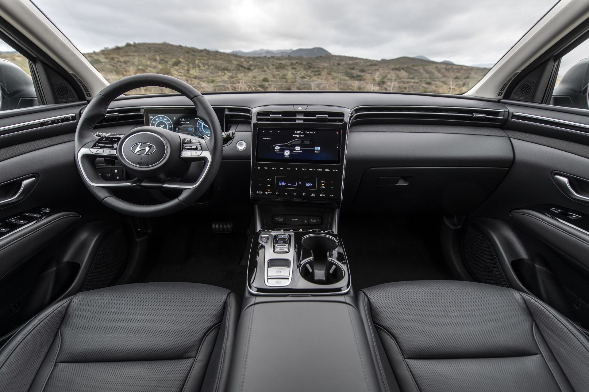 2023 Hyundai Tucson PHEV interior