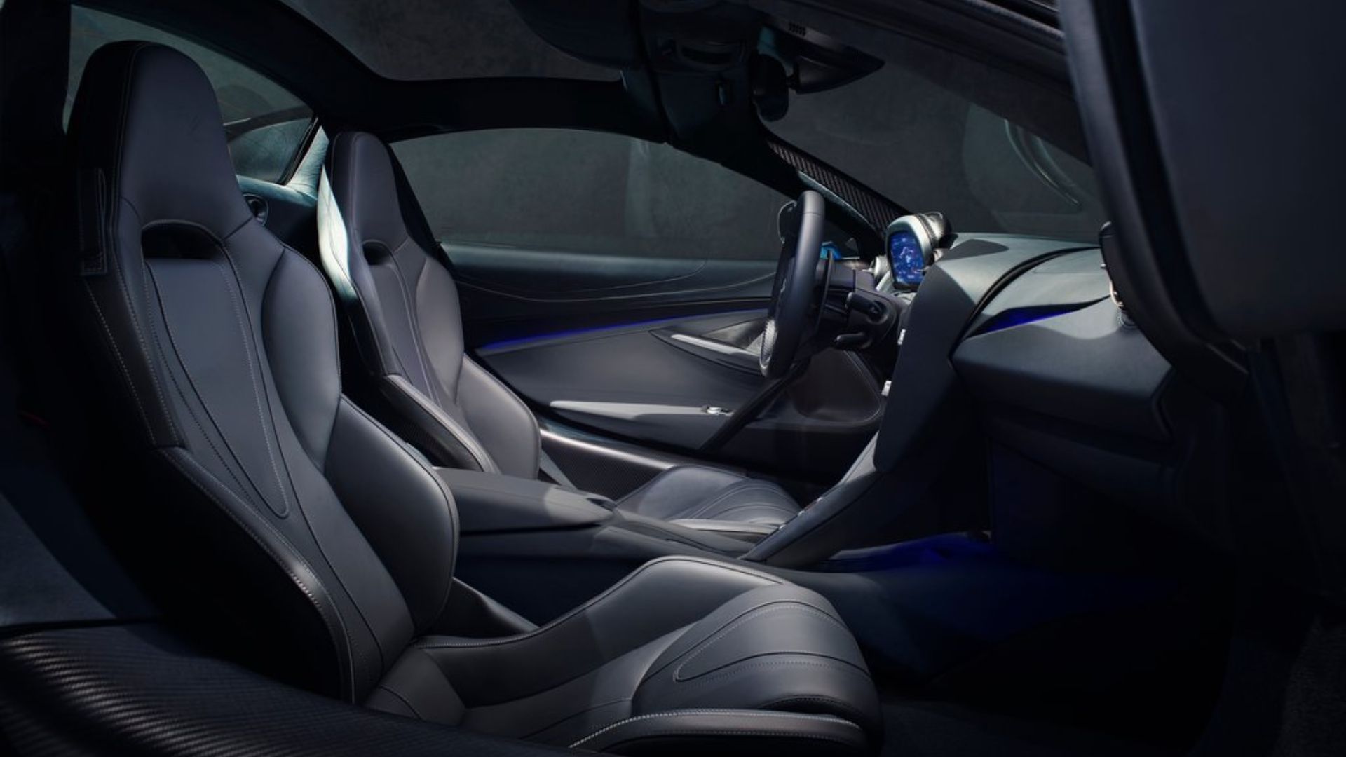 Foto do interior do McLaren 720S