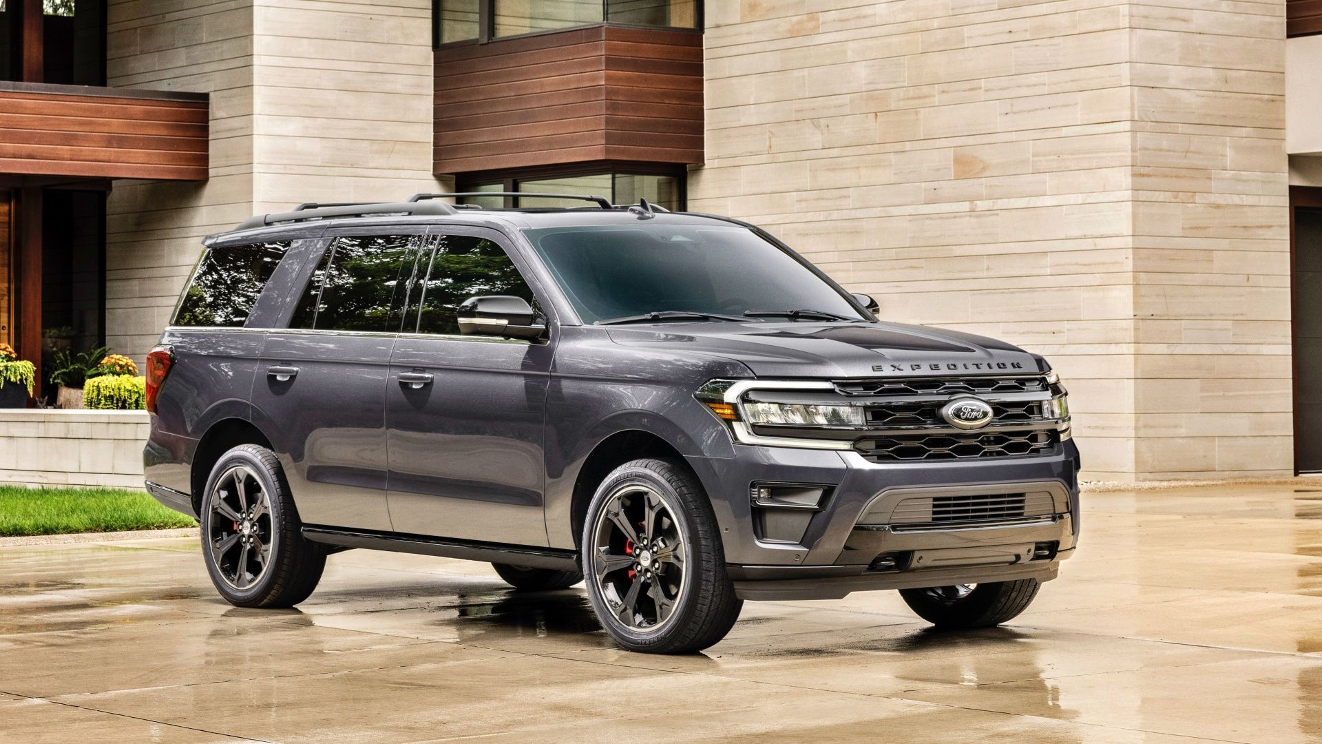 Desempenho do Ford Expedition Stealth Edition cinza
