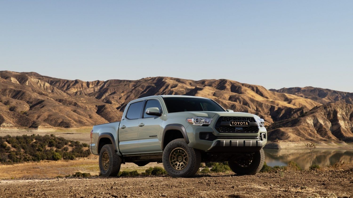 2024 Chevy Colorado Vs 2024 Toyota