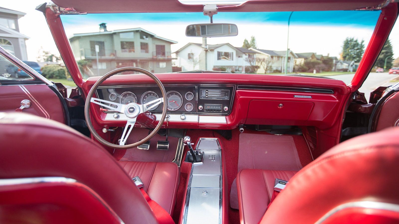 Chevrolet 427 SS tahun 1967 yang diparkir