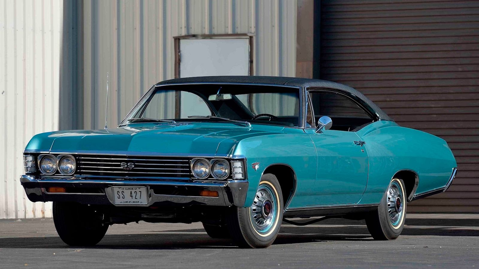 Chevrolet 427 SS tahun 1967 yang diparkir