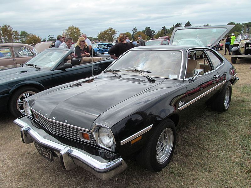 Ford Pinto 1976 preto 