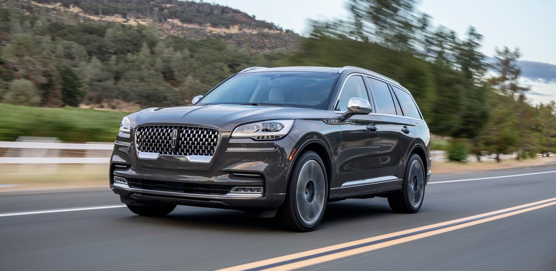 10 Reasons Why The 2023 Lincoln Aviator Is A Highly Underrated Mid-Size 