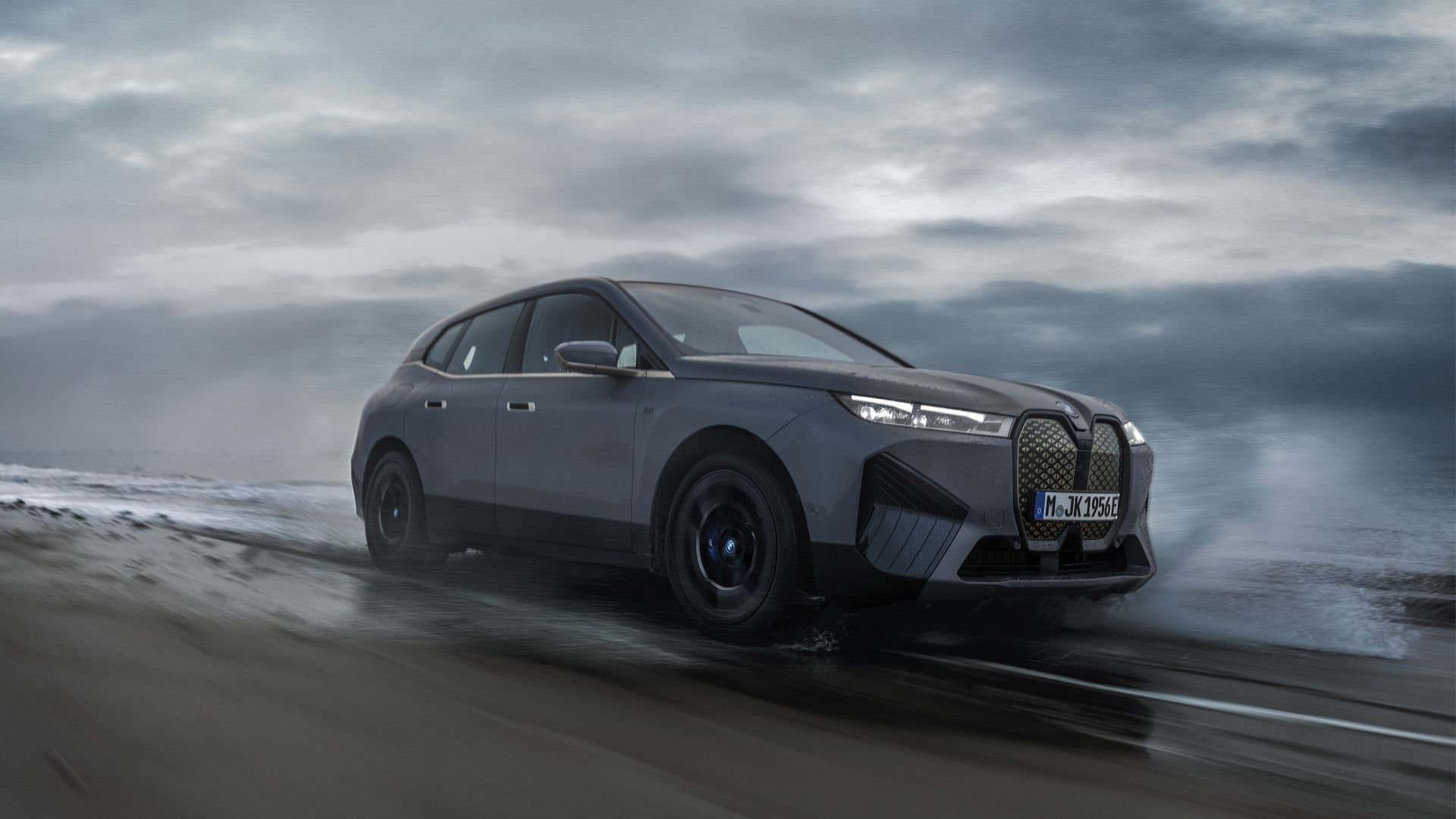BMW's iX Flow Color-Changing Exterior - COOL HUNTING®