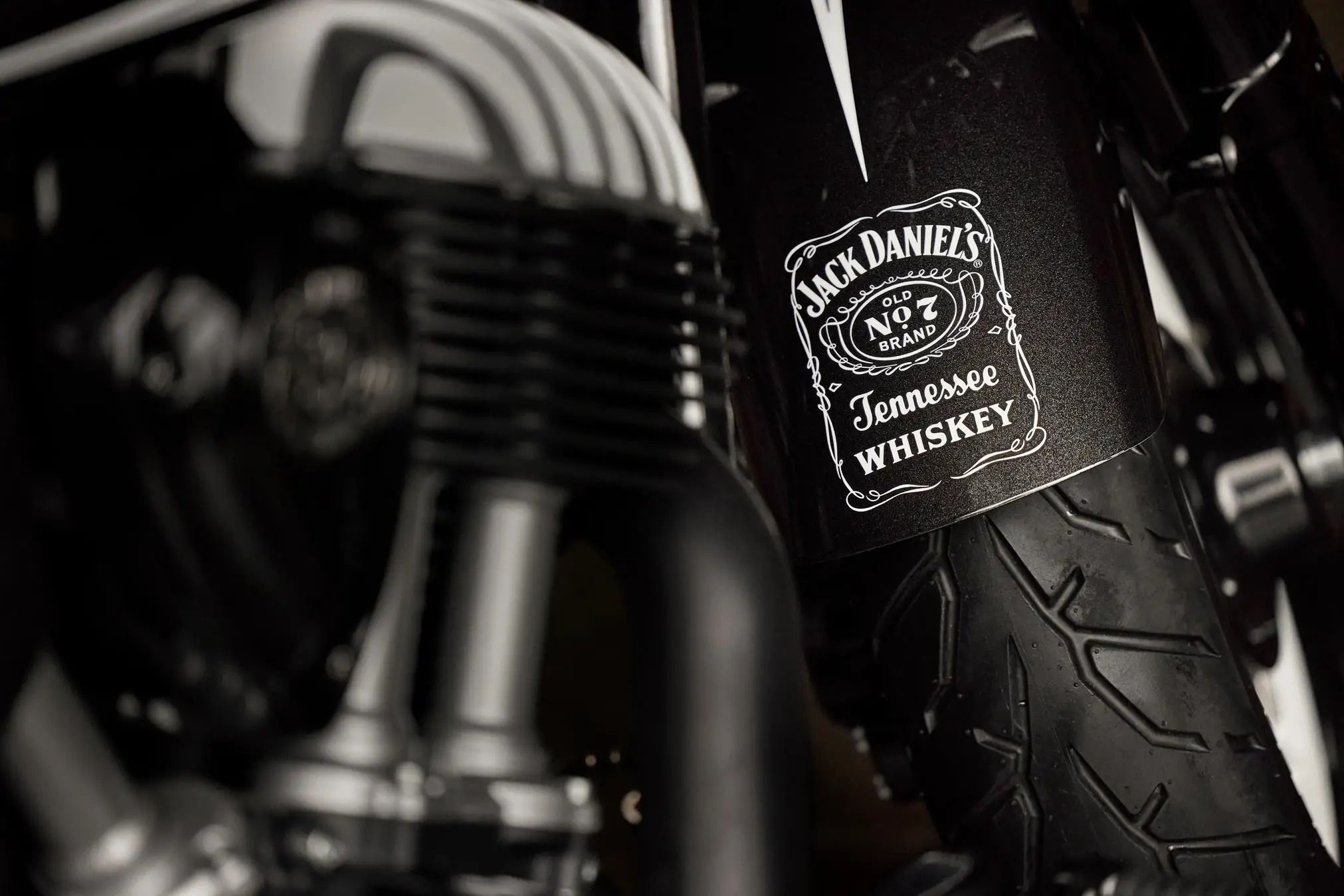 2023 Indian Chief Bobber Dark Horse Jack Daniel's 3