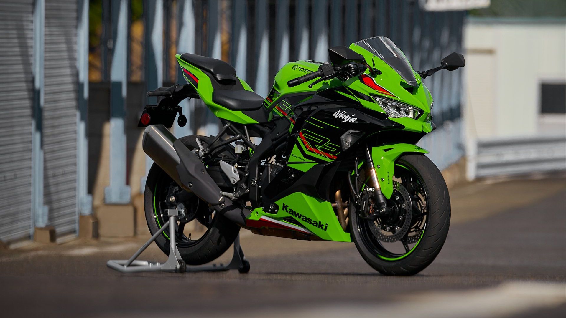 The Japan-Spec Kawasaki Ninja ZX-4R Will Leave You Green With Envy