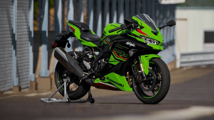 The Japan-Spec Kawasaki Ninja ZX-4R Will Leave You Green