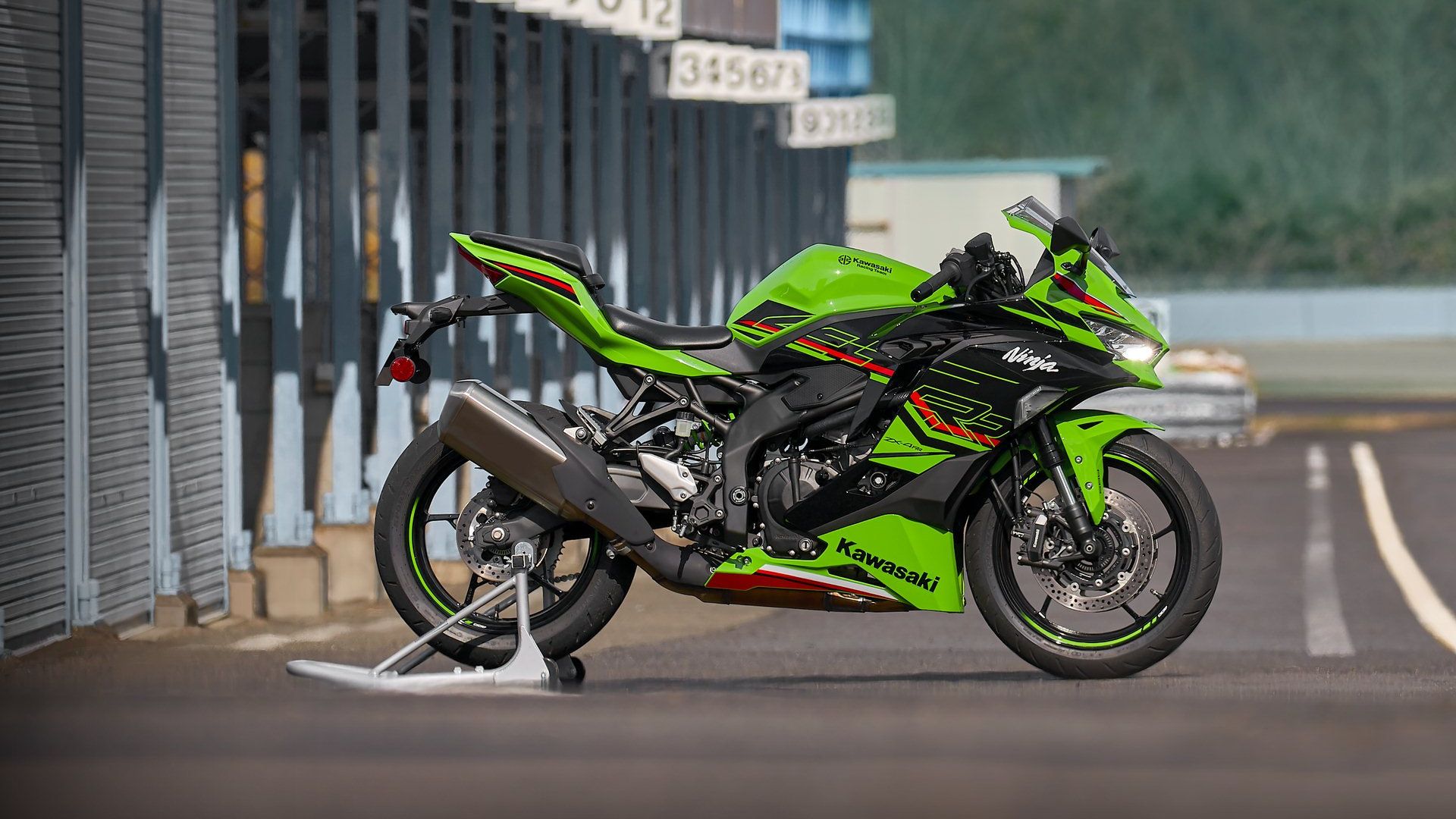 Triumph Daytona 660 Vs Kawasaki Ninja ZX-4RR: The $9,000 Sport Bike Battle