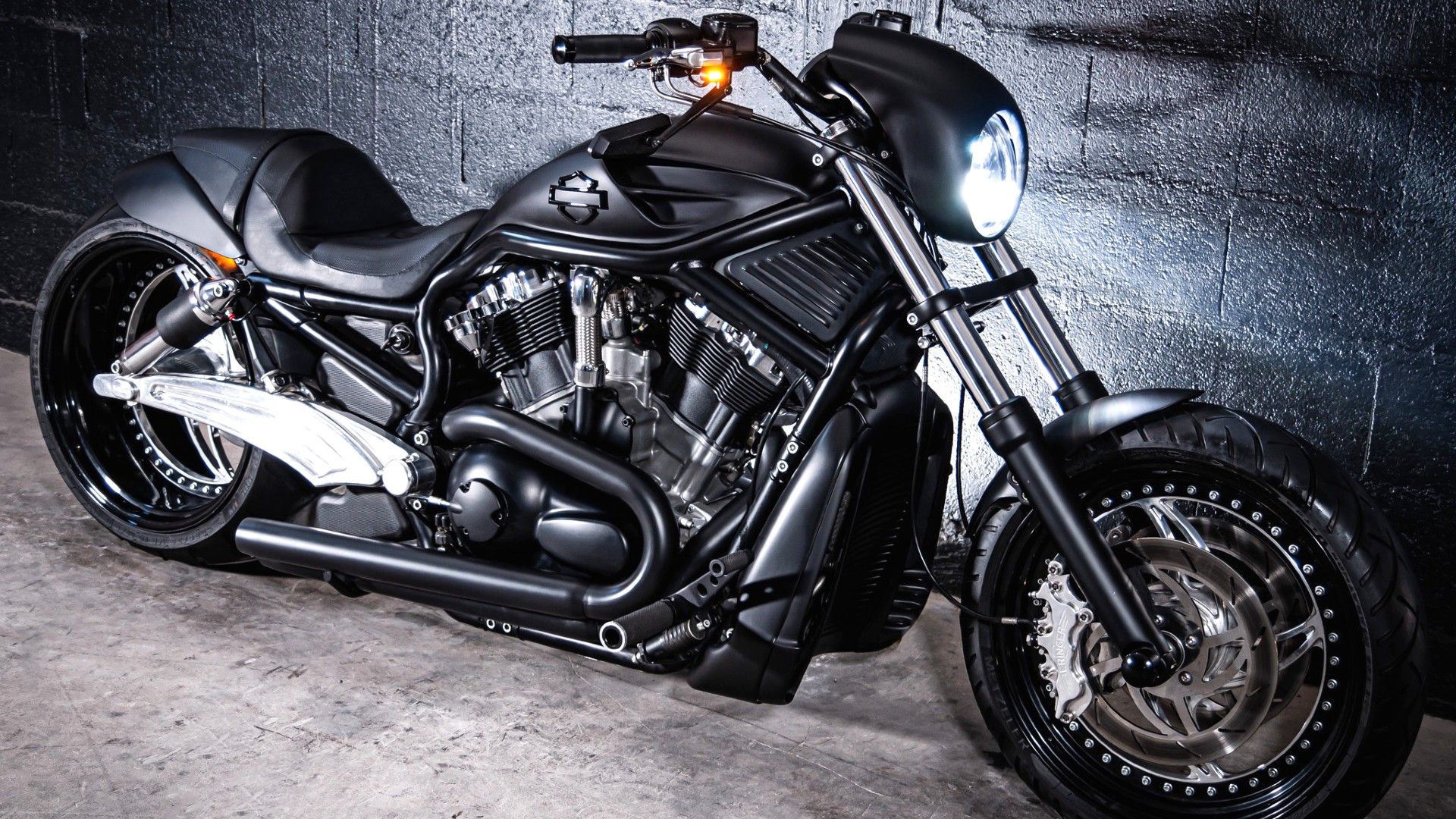 Custom Harley-Davidson V-Rod Melk 1