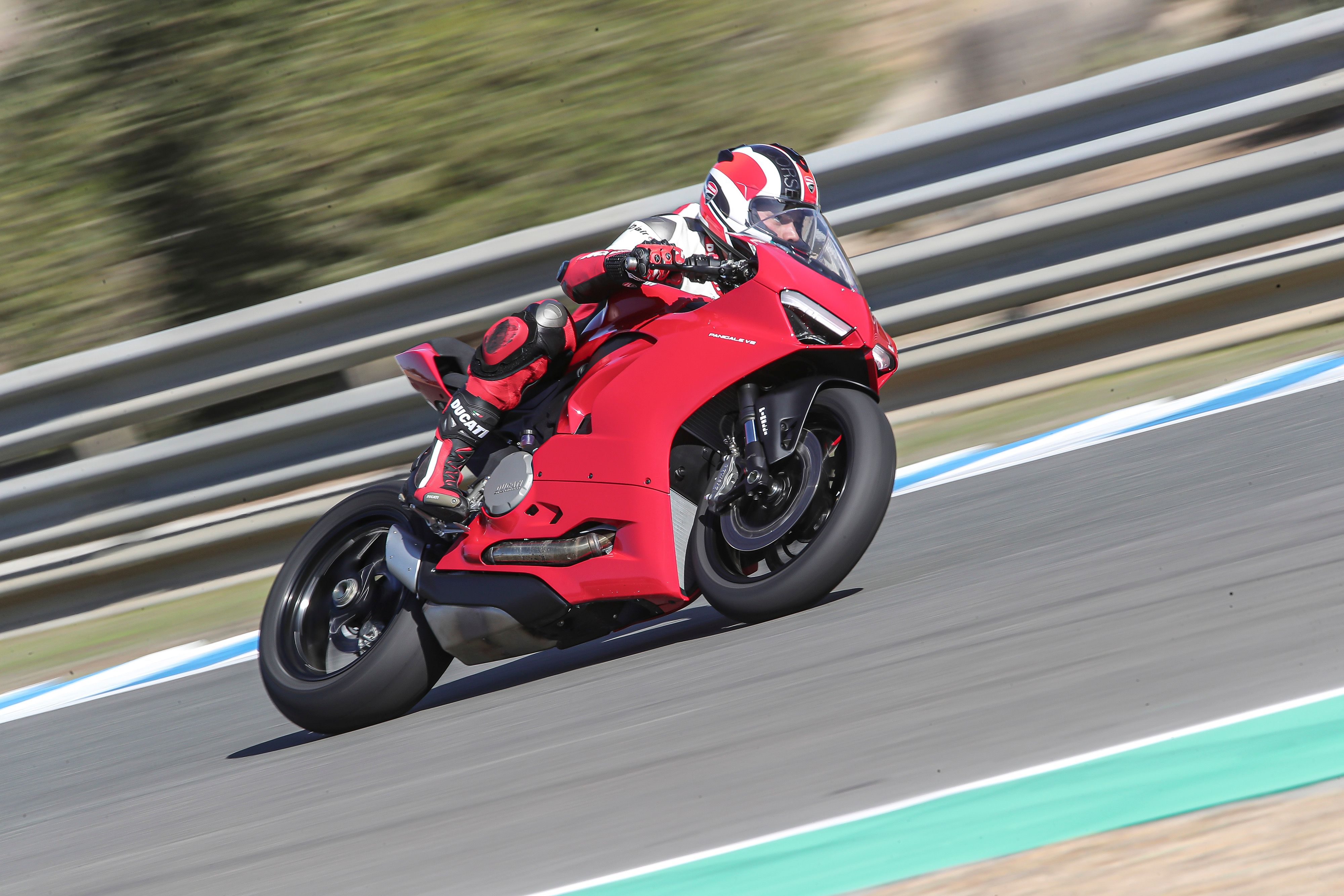 10 Things You Need To Know About The Ducati Panigale V2