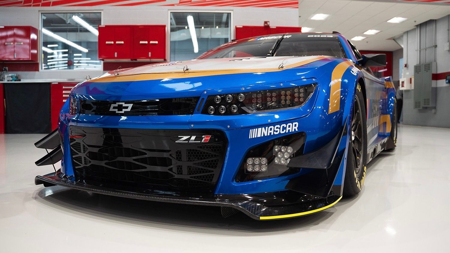 Mobil balap NASCAR Livery Le Mans Garage 56 Camaro ZL1