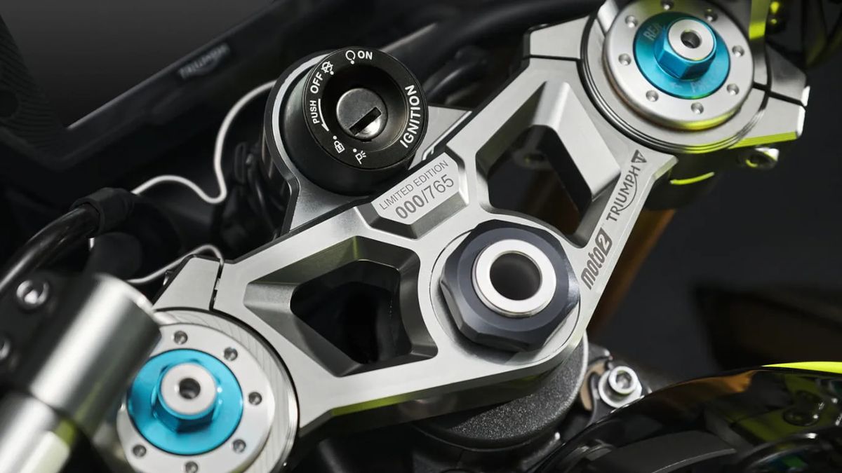 Triumph street-triple-moto2 fork