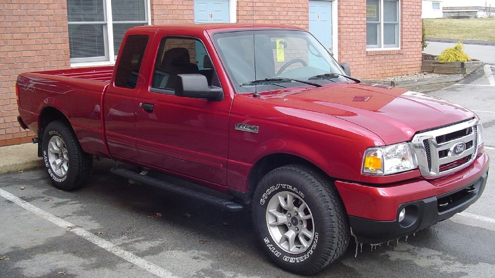 A parked 2009 Ford Ranger
