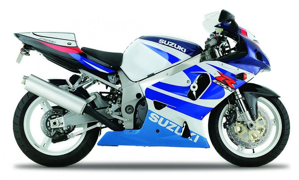 Studio shot of the 2000 Suzuki GSX-R750